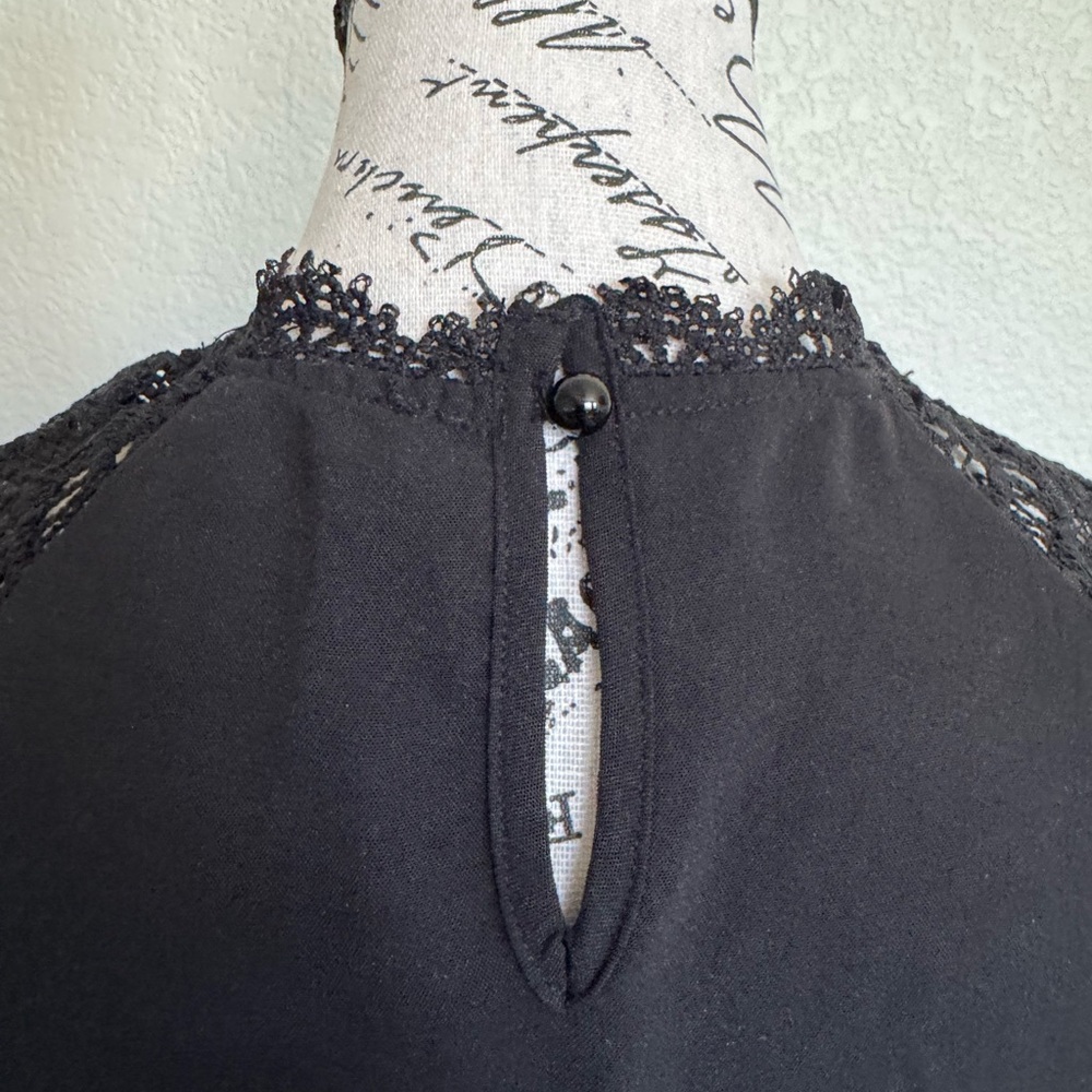 Elegant Black Lace Women's Top - Picture 8 of 9